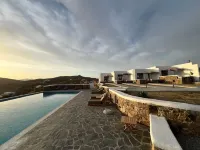Thronos Suites - Rooftop Pools