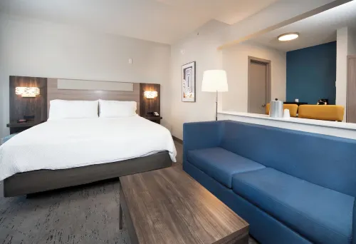 Holiday Inn Express & Suites Indianapolis - East