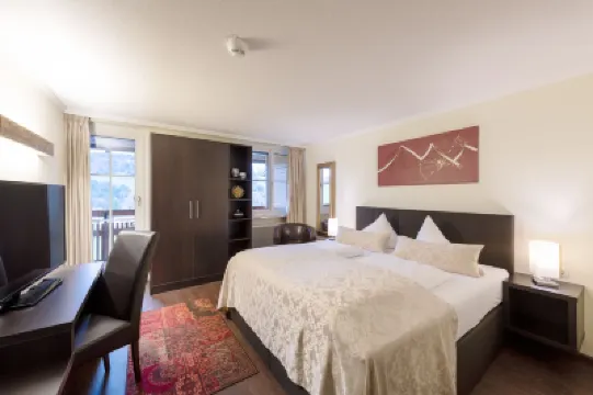 إس مات 3 فنادق في 