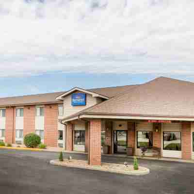 Baymont by Wyndham LeMars Hotel Exterior