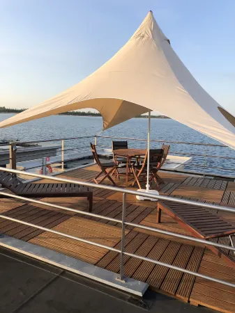 Hausboot Harmonie Отели в г. Биттерфельд-Вольфен