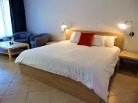 Dolphin Key Resort - Cape Coral Hotels in Cape Coral