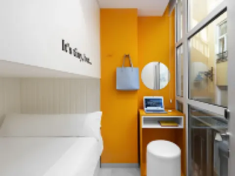 コエオ ポッド ホステル ベアタス マラガのホテル