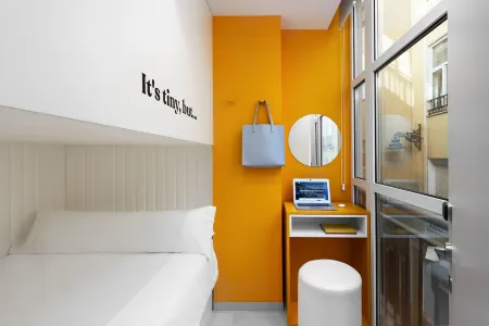 Coeo Pod Hostel Beatas Отели рядом с достопримечательностью «Estación de Autobuses de Málaga»