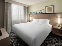 Residence Inn Portland Downtown/RiverPlace Hotels near Heritage Tree Park