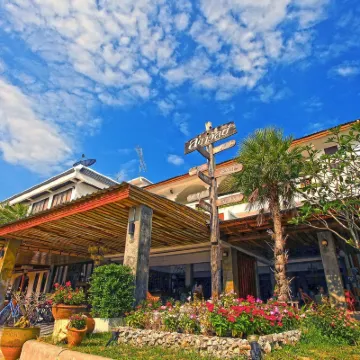 拉達灣精品飯店 Hin Gong附近的飯店