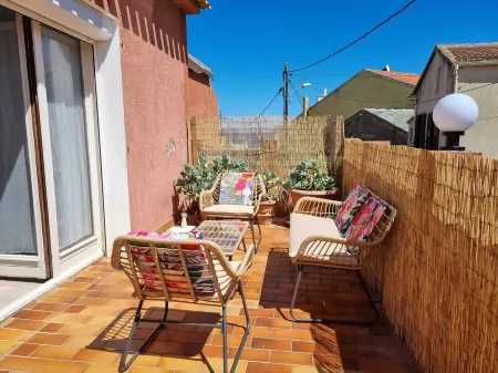 Macinaggio, 100m2 apartment, 2 terraces, close to shops and sea. Отели рядом с достопримечательностью «Масинажжио»