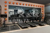 Tempo by Hilton Raleigh Downtown - ที่มีฟิตเนส