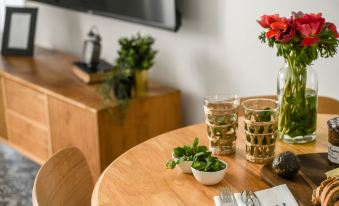 Stylish 2Bd Bauhaus Apt w Balcony