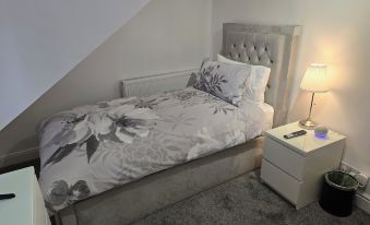 Rooms at the Boot and Shoe