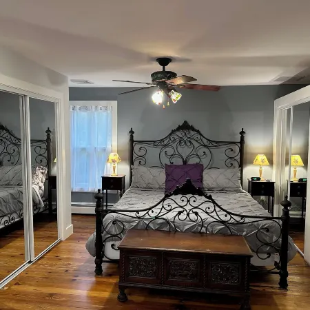 Inn on Fox Meadow - Spacious Victorian Inn