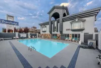 Travelodge by Wyndham Calgary South