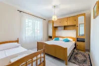 Apartments Fidelis فنادق في Maslinica