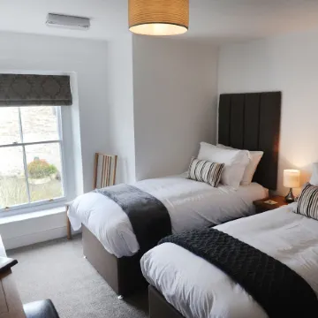 Ty Helyg Guest House