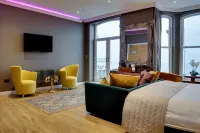Halvard Hotel Hotels in Douglas