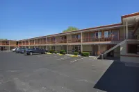 Econo Lodge Hurricane Zion Park Area - parking