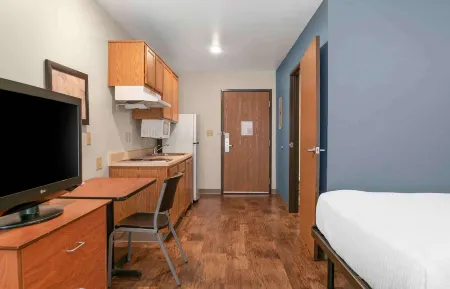 WoodSpring Suites Kalamazoo Отели в г. Плейнуэлл