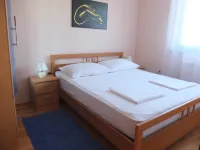 Peaceful House Only 900m from the Sea with Swimming Pool, BBQ, Wifi, Airco 波雷奇住宿飯店