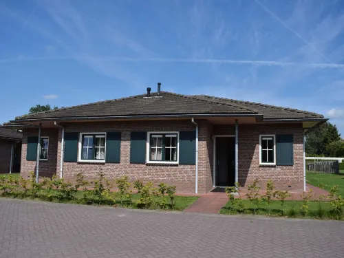 Combined Bungalow with Decorative Fireplace Near Veluwe - parking