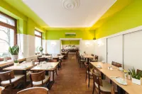 Hotel Offenbacher Hof - breakfast
