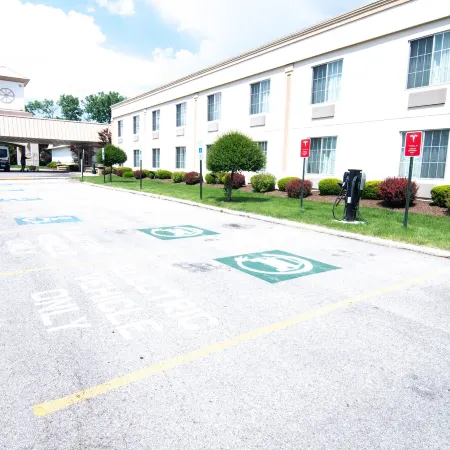 Clarion Inn Elmhurst - Oak Brook Near I-88 I-290 I-294