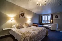 Hotel Allinge Hotels near Den gamle Rådstue i Sandvig