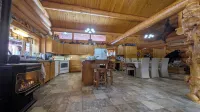 Log Home close to Hiking Trails! - Chalets