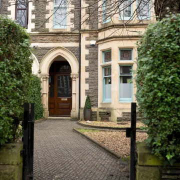 The Loft 2Br Duplex 82 Cathedral Cardiff Parking