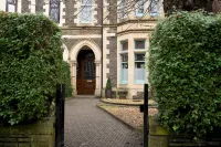 The Loft 2Br Duplex 82 Cathedral Cardiff Parking