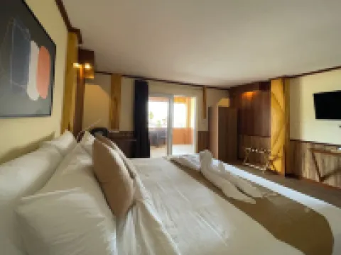 แวร์เดวิว วิลล่าส์ โรงแรมในเปอร์โตกาเลรา