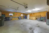 Snowdrift Cabin by AvantStay - parking