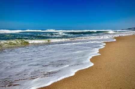 Dolphin Coast Yolo Spaces - Ballito Beach House Villa Отели в г. Баллито