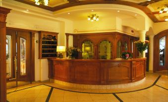 Ariston Lake View Hotel