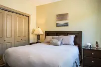 Selkirk Snug by Revelstoke Vacations