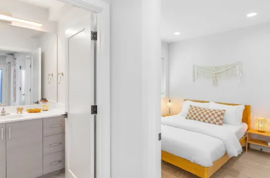 The Sweetest Suite - 91 Walkscore!