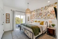 Gorgeous Home with Hot Tub 5Min from the River Hoteles en New Braunfels
