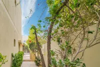 Lux the Meadows 5 Bed Villa Hotels in 