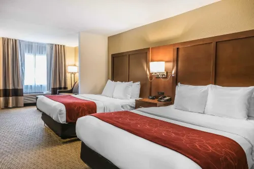 Comfort Suites Mason Near Kings Island - parking