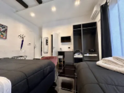 エレガンス・ルームズ・スパッカナポリ ナポリのホテル