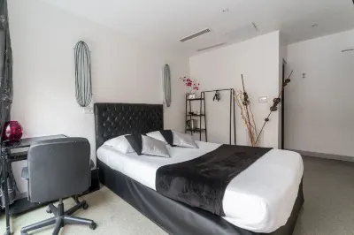 L'Oasis Montparnasse Hotels in Paris