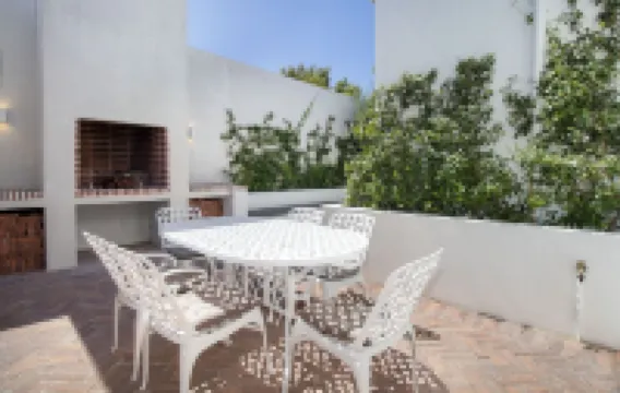 Middedorp Villa and Apartments