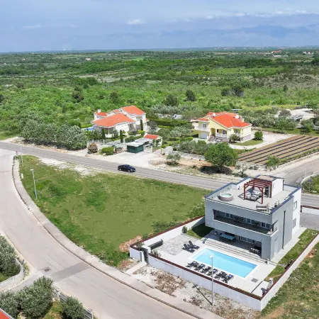 Villa TIA with Heated Pool