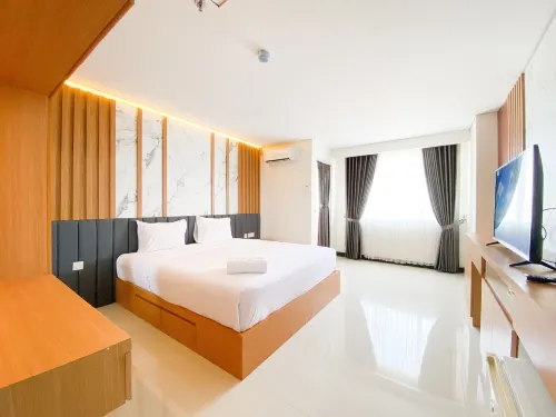 Cozy Living Studio (No Kitchen) at Sentraland Semarang Apartment - Condos