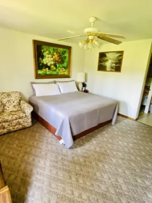 Black Hills Cabins and Motel at Quail's Crossing - 2-Star