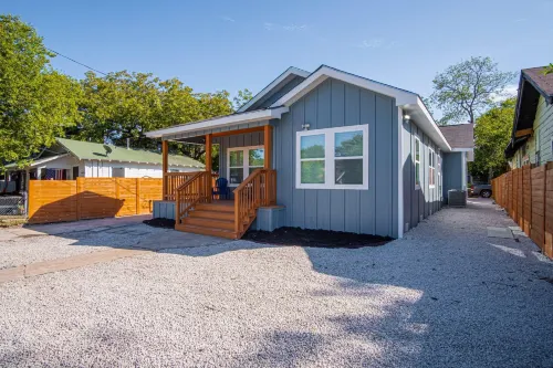 Spectacular Brand New 4Br2.5BA Near DT Riverwalk - Bungalows