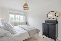 Chic Coastal Retreat - 5-Min Stroll to Beach