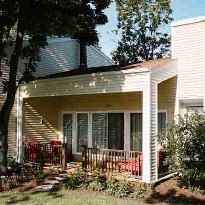 Grand Geneva Resort and Spa Hotel Exterior