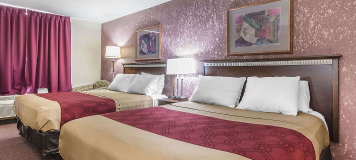 Econo Lodge Hotels in Simcoe County
