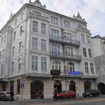 Hostel Tara Hotel Exterior