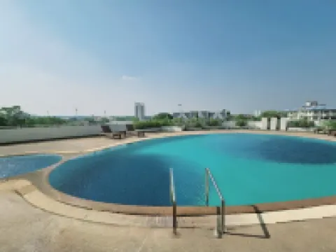 โรงแรมพลอยพาเลซ โรงแรมในอำเภอเมืองมุกดาหาร